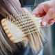 Brosse à cheveux démêlante plate et extralarge 